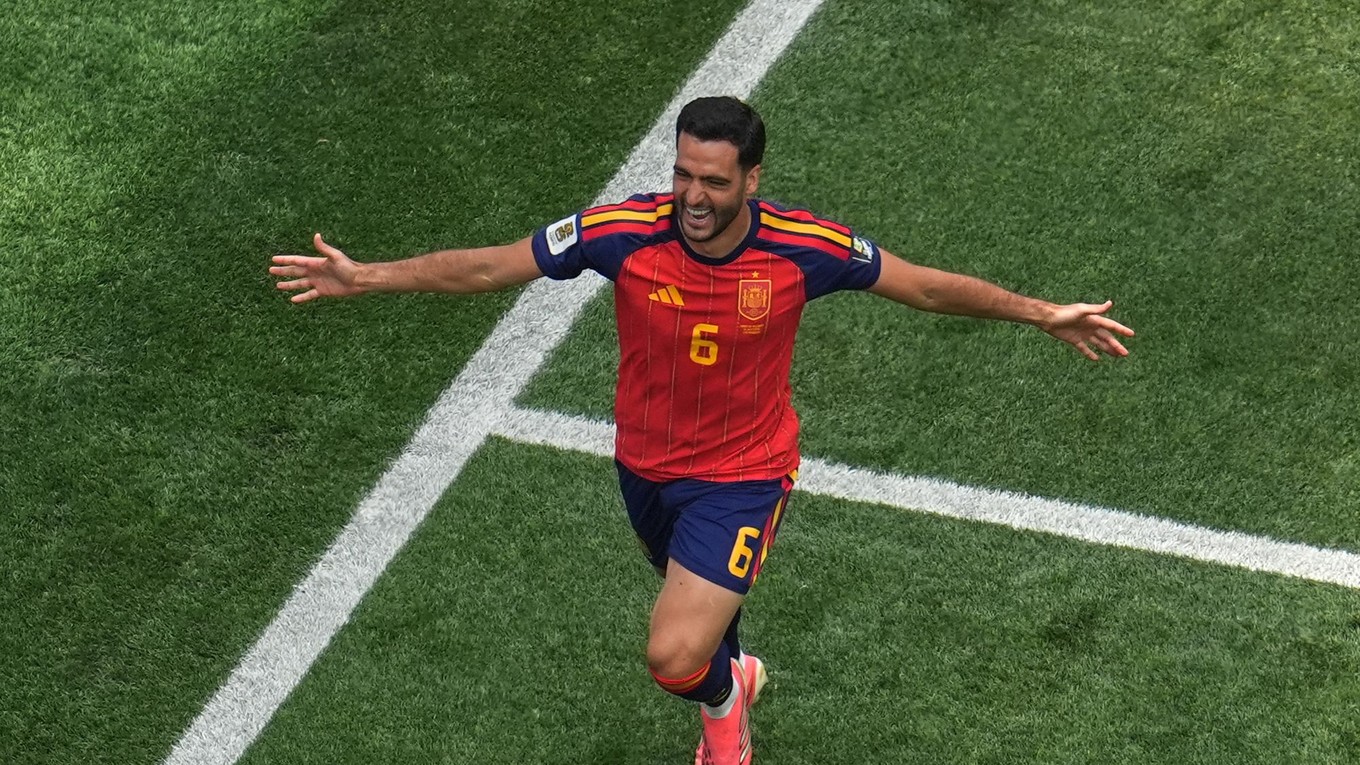 Mikel Merino oslavuje gól na MS vo futbale 2026.