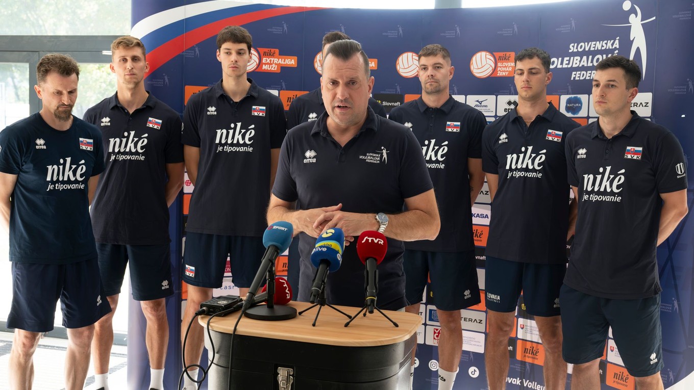 Prezident Slovenskej volejbalovej federácie (SVF) Marek Rojko počas tlačovej konferencie pred odchodom na ME vo volejbale mužov.