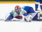 Brankár Samuel Hlavaj v zápase proti Nórsku na MS v hokeji 2026.