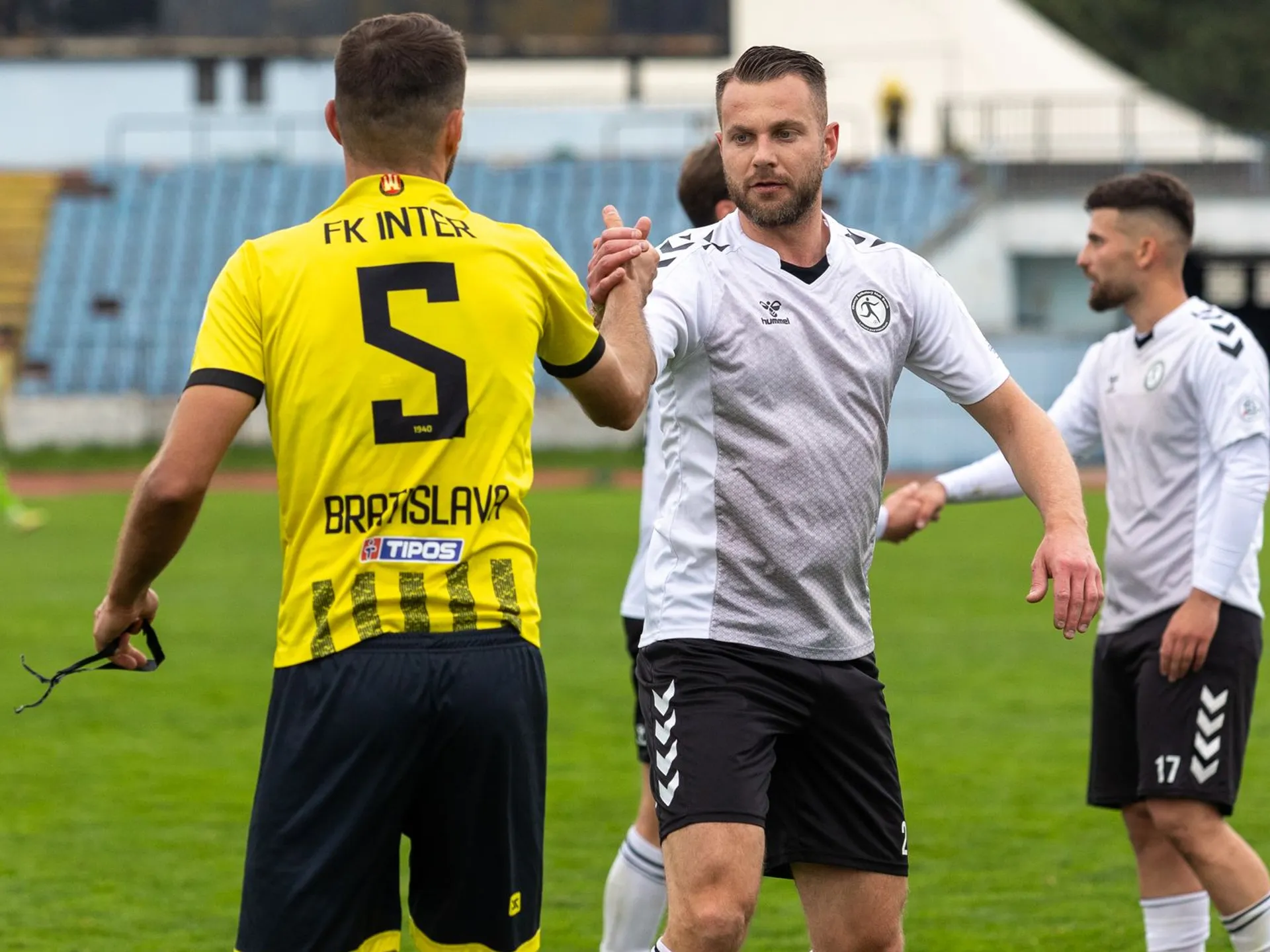 TIPOS III. LIGA ZÁPAD – Veľkonočný pôst favoritov, elitná pätica tabuľky bez víťazstiev