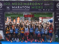 Štart 100. ročníka Medzinárodného maratónu mieru v Košiciach.