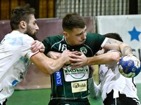 Josef Hozman (v strede) v drese Tatrana Prešov.