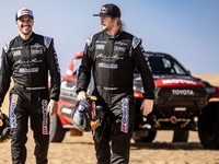 Sam Sunderland a Toby Price budú na Rely Dakar súťažiť v kategórii automobilov.