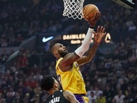 LeBron James v zápase Portland - Lakers.