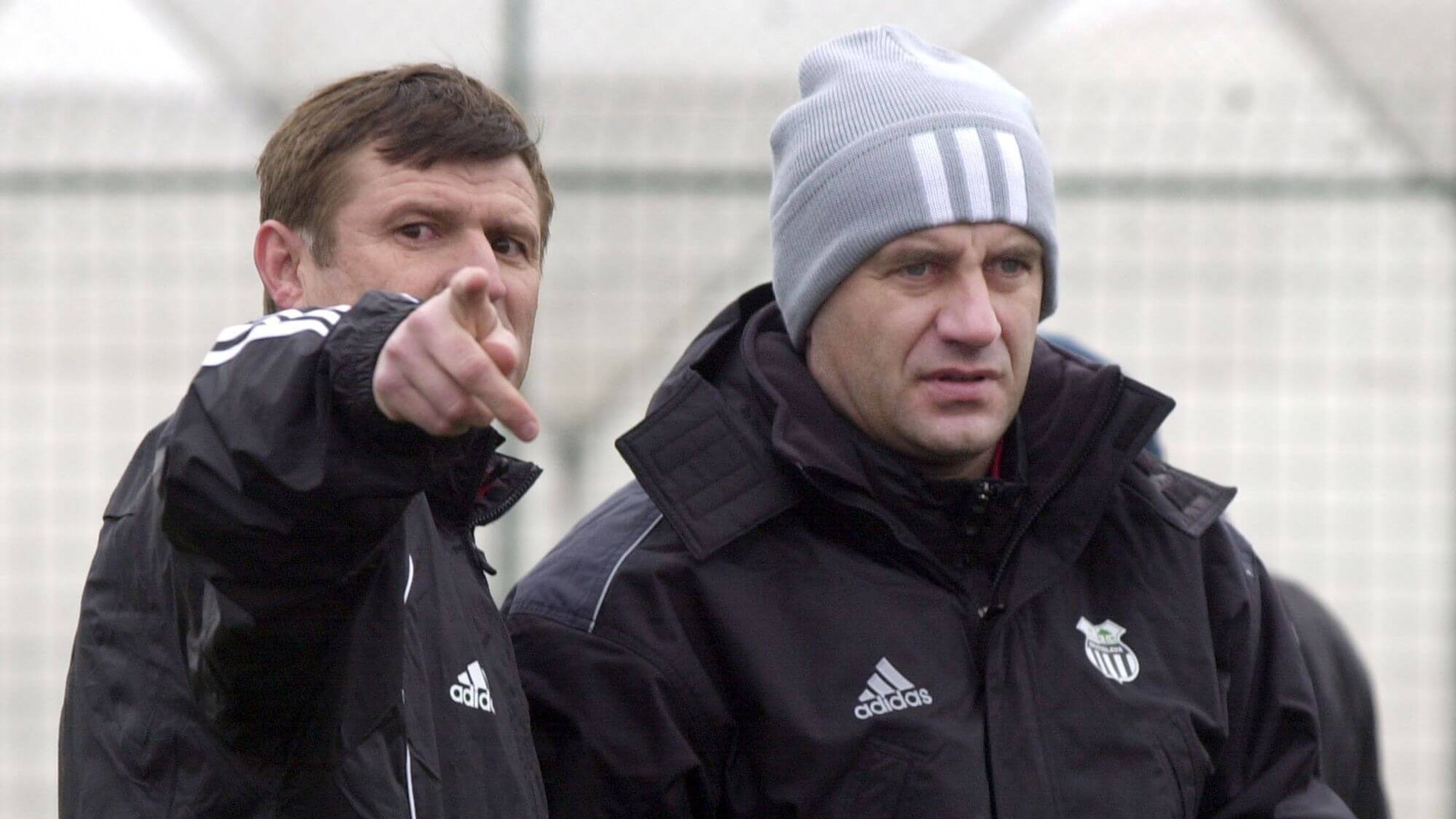 Tréneri Michal Hipp (vľavo) a Vladimír Weiss st. počas pôsobenia v Artmedii Petržalka začiatkom roka 2006.