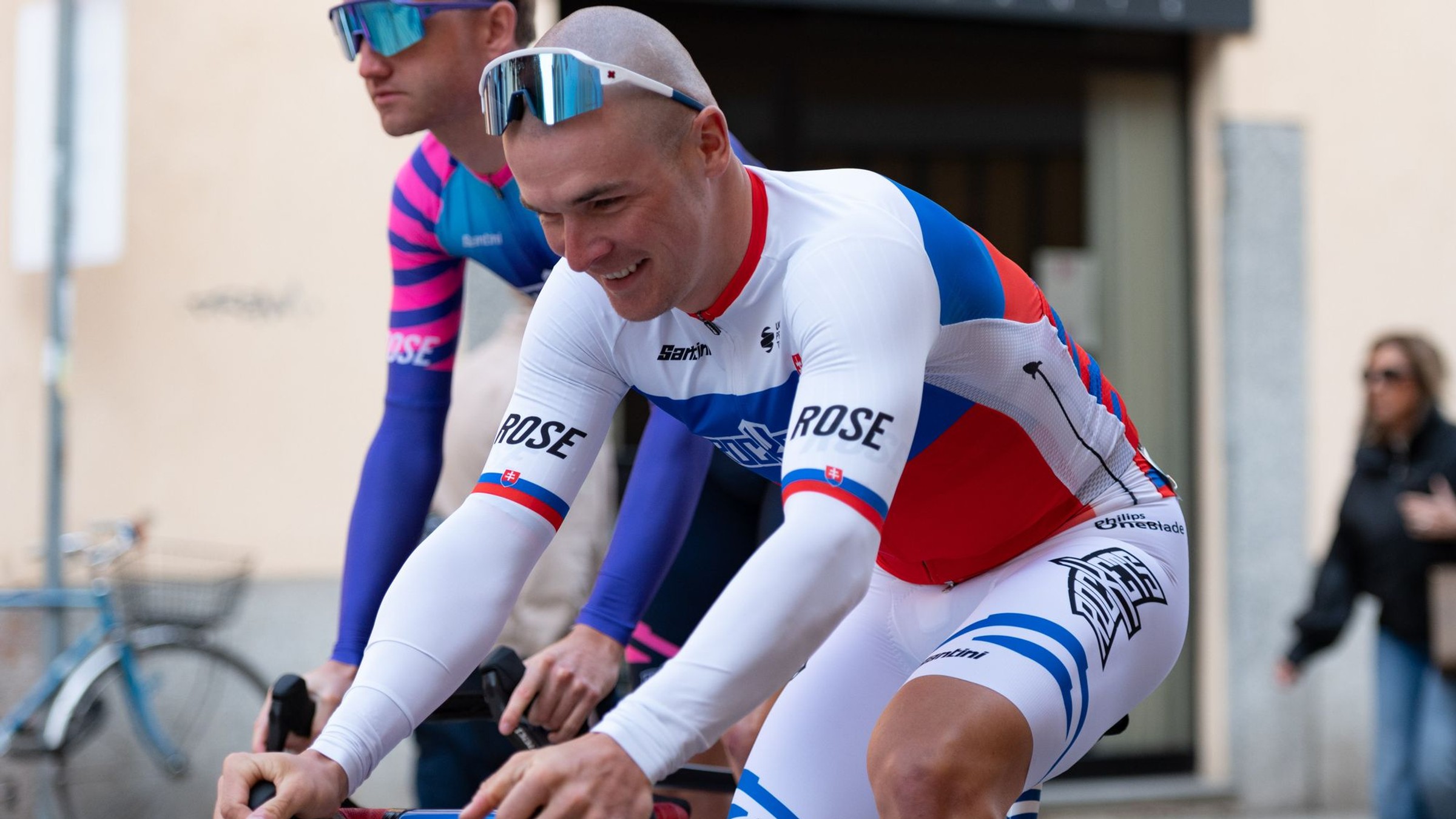 Lukáš Kubiš v drese majstra Slovenska v cyklistike. 