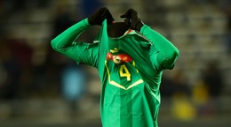 Sklamaný senegalský futbalista Mamadou Camara na MS hráčov do 20 rokov 2023. 