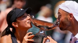 Nemecko-japonský pár Tim Pütz a Miju Katová vyhral mix na Roland Garros 2023. 