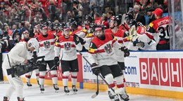Hokejisti Rakúska sa tešia z gólu v zápase s Kanadou na MS v hokeji 2024