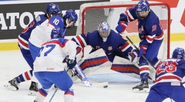 Fotka zo semifinále Slovensko - USA na MS v hokeji hráčov do 18 rokov.
