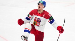 Kapitán českého tímu Roman Červenka sa raduje z gólu v zápase proti Nórsku na MS 2024.