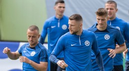 Vpredu zľava Stanislav Lobotka a Milan Škriniar.