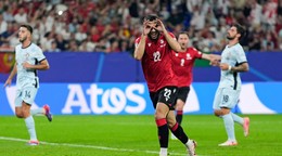 Georges Mikautadze sa teší po strelenom góle v zápase Gruzínsko - Portugalsko v skupine F na EURO 2024.