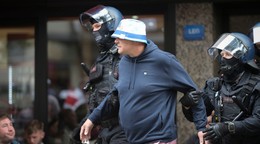 Polícia zadržala osem osôb po strete fanúšikov Srbska a Anglicka