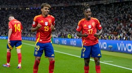 Nico Williams (vpravo) a Lamine Yamal.