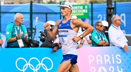 Slovenský chodec Dominik Černý na trati počas chôdze mužov na 20 km.