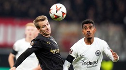 Fotka zo zápasu Eintracht Frankfurt - Slavia Praha.