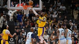 LeBron James v zápase NBA San Antonio Spurs - Los Angeles Lakers.