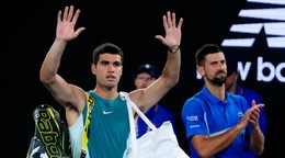 Carlos Alcaraz a Novak Djokovič na Australian Open 2025.