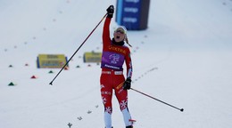 Therese Johaugová vyhrala skiatlon vo Val di Fiemme v 6. etape Tour de Ski 2025.