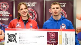 Slovenskí reprezentanti v zápasení Viktória Főldešiová a Robert Martin Mészáros.