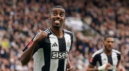 Alexander Isak v drese Newcastle United.