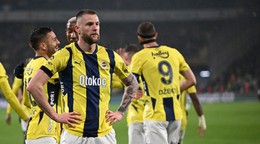 Milan Škriniar v drese Fenerbahce Istanbul.