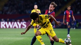 Adeyemi proti Barcelone.