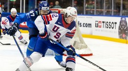 Fotka zo zápasu Kazachstan - USA na MS v hokeji 2025.