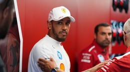 Britský pilot Ferrari Lewis Hamilton.