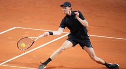 Taliansky tenista Jannik Sinner vo štvrťfinále turnaja ATP Rím 2025.