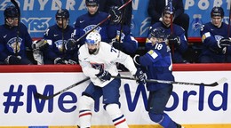 Momentka zo zápasu Fínsko - Francúzsko na MS v hokeji 2025.