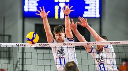 Hráči Slovenska zľava Andrej Billich a Jakub Ihnát počas zápasu Zlatej Európskej ligy.