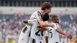 Juventus oslavuje gól. 