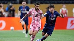 Lionel Messi a Joao Neves.