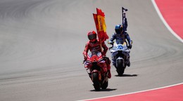 Bratia Alex Márquez (vpravo) a Marc Márquez po Veľkej cene Aragónska 2025.