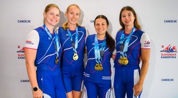 Rýchlostné kanoistky Sofia Bergendiová, Hana Gavorová, Réka Bugárová a Bianka Sidová.