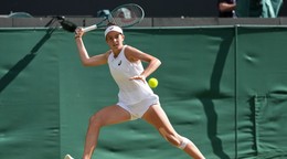 Mia Pohánková vo finále juniorskej dvojhry na grandslamovom turnaji Wimbledon 2025.