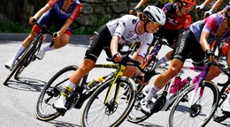 Slovenská cyklistka Viktória Chladoňová počas Giro d'Italia Women 2025.