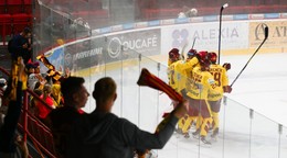 Radosť hráčov Trenčína z gólu v zápase Tipsport ligy v sezóne 2025/26. 