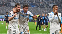 Marseille oslavuje gól.