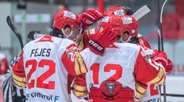 Hokejisti Prešova sa tešia z gólu.