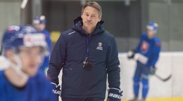 Na snímke tréner slovenskej hokejovej reprezentácie Vladimír Országh.