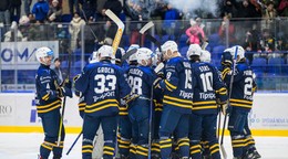 Na snímke hokejisti Spišskej Novej Vsi sa tešia z víťazstva po zápase 34. kola hokejovej Tipsport extraligy HK Spišská Nová Ves - HC Košice.
