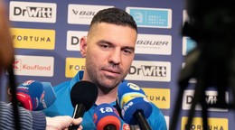 Na snímke tréner slovenskej hokejovej reprezentácie do 20 rokov Peter Frühauf.