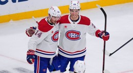 Nick Suzuki (vľavo hore) a Juraj Slafkovský. 