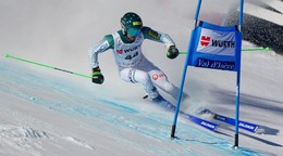 Slovenský reprezentant Andreas Žampa počas obrovského slalomu vo Val d'Isere.