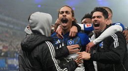 Yussuf Poulsen oslavuje gól.