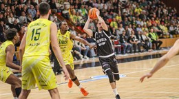 Fotka zo zápasu BC Prievidza - Patrioti Levice.