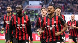 Christopher Nkunku z AC Milána sa teší z gólu v zápase 17. kola talianskej Serie A AC Miláno - Hellas Verona.